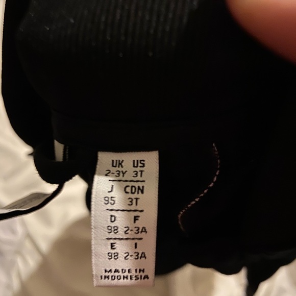 Adidas tracksuit toddler - Picture 3 of 3